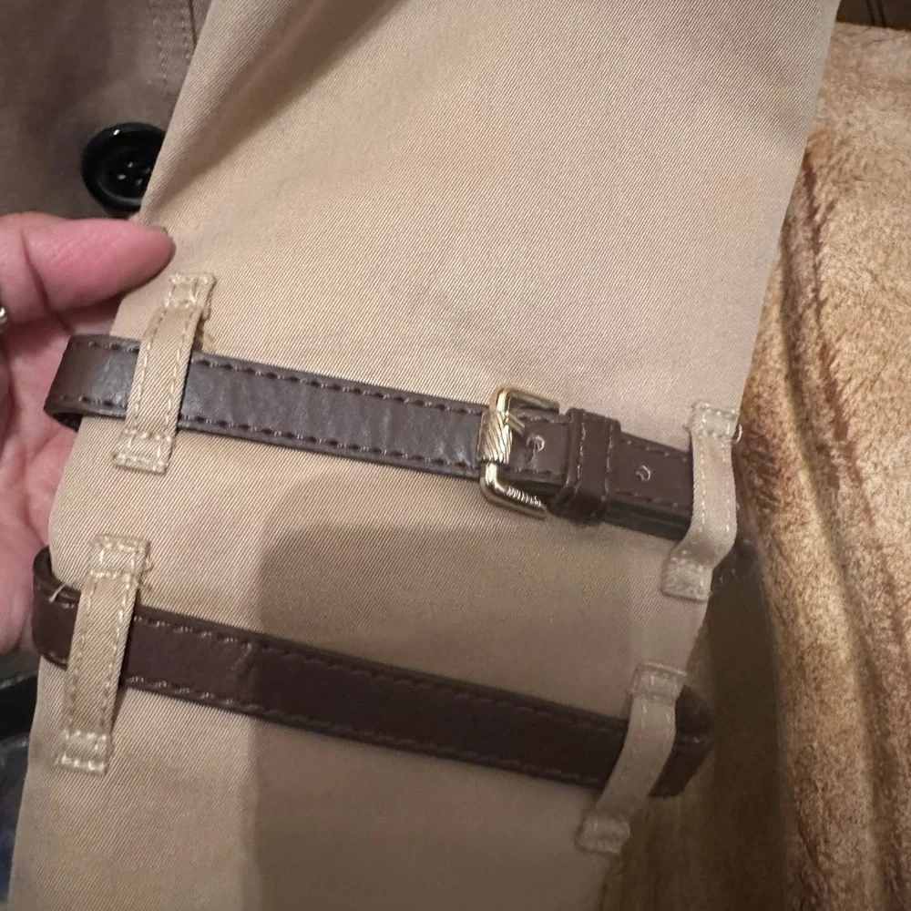 Authentic Burberry Beige Double-Breasted Trench Coat | Size US 0 / EU 2 - Picture 7 of 7
